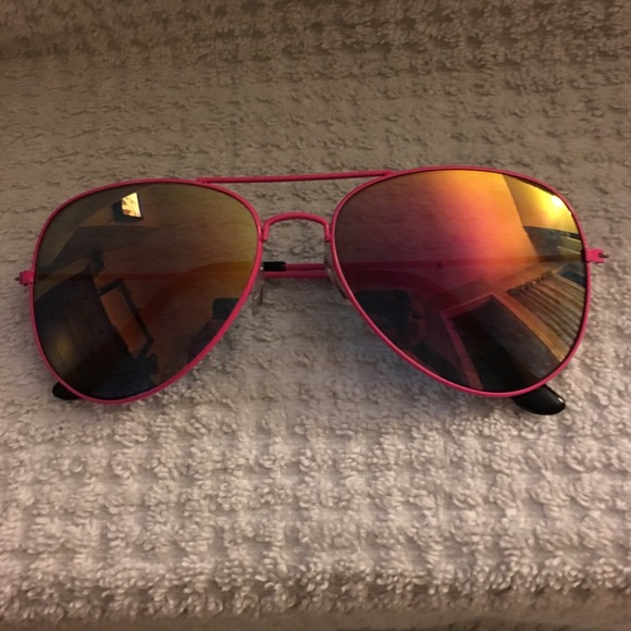 Peppers USA uv protection hot pink sunnies - Picture 3 of 8
